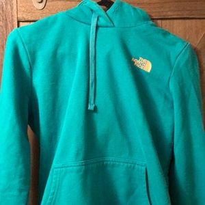 Women’s Northface hooded sweatshirt